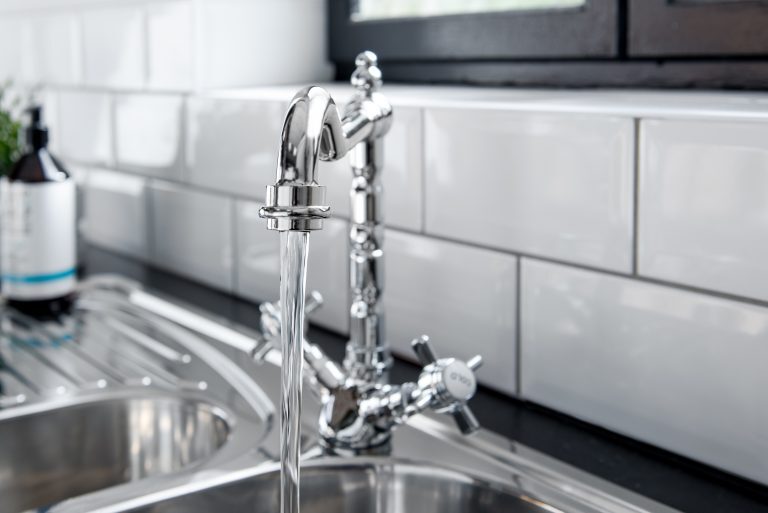 Robinet en inox ouvert