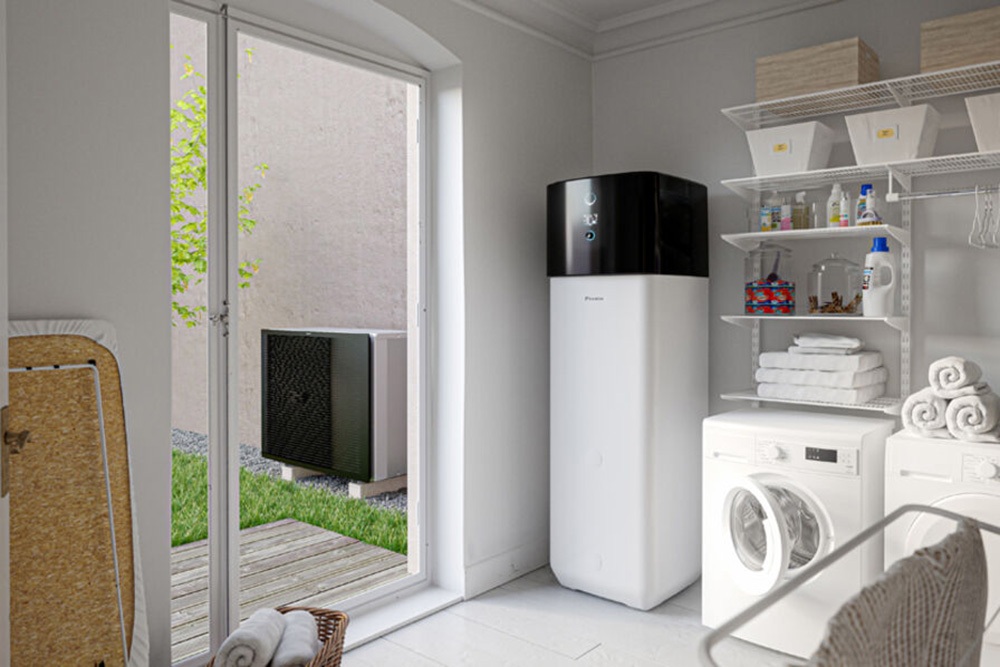 Une pompe à chaleur daikin dans une buanderie