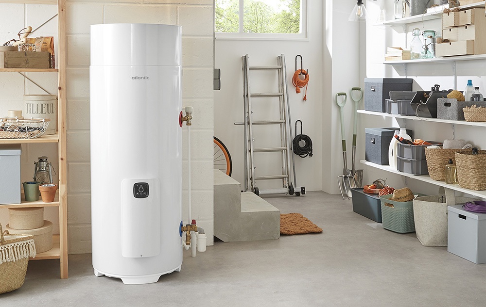 Un chauffe-eau thermodynamique Atlantic dans un garage